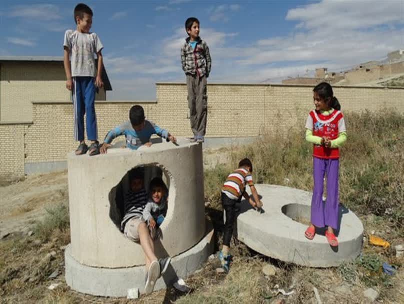 کودکان اسلام‌آباد ارومیه در حسرت یک متر فضای سبز!
