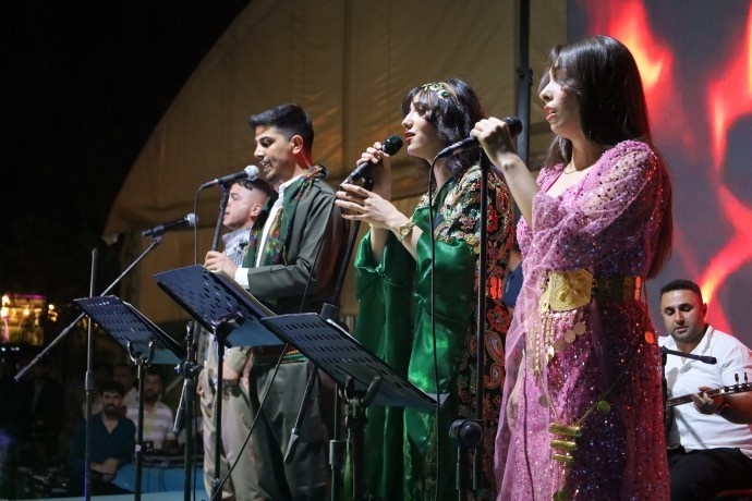 جشنواره زبان، فرهنگ و هنر جزیر با پیام اوجالان به پایان رسید