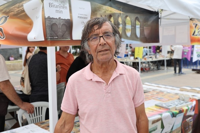 جشنواره «روزهای کتاب کُردی» در آمد با استقبال گرم مردم ادامه دارد + تصاویر