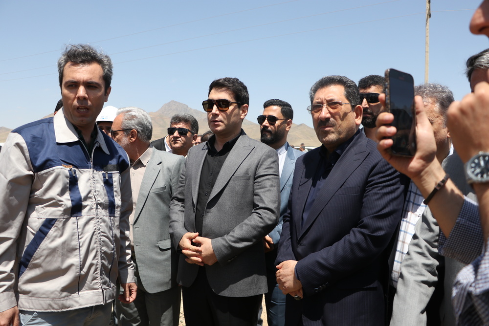 بازدید وزیر صمت از طرح های صنعتی و معدنی شهرستان های دهگلان و قروه