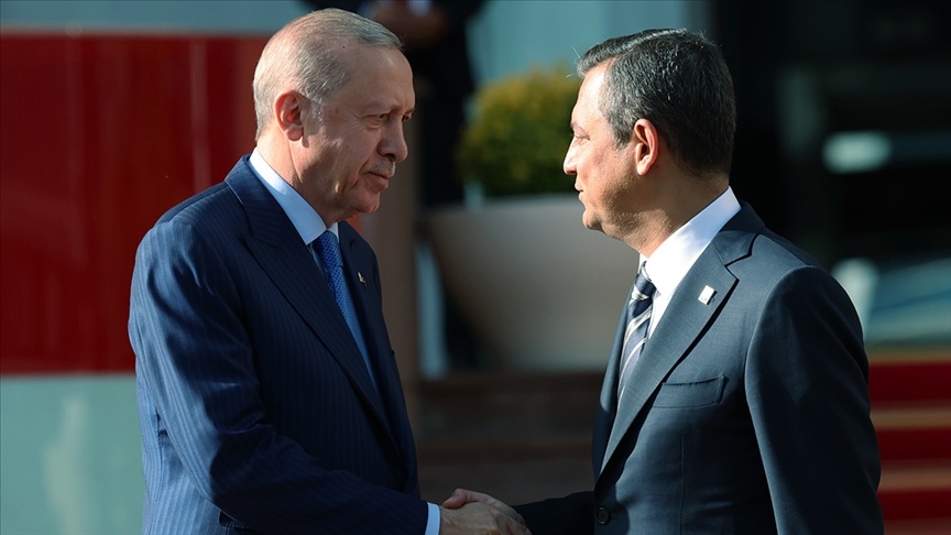 تماس تلفنی اردوغان با اوزگور اوزل برای ابراز همدردی