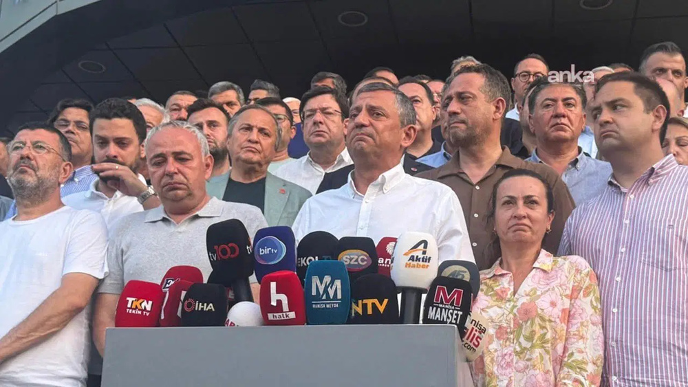 شهردار CHP که به دلیل برق گرفتگی در بیمارستان بستری بود، جان خود را از دست داد