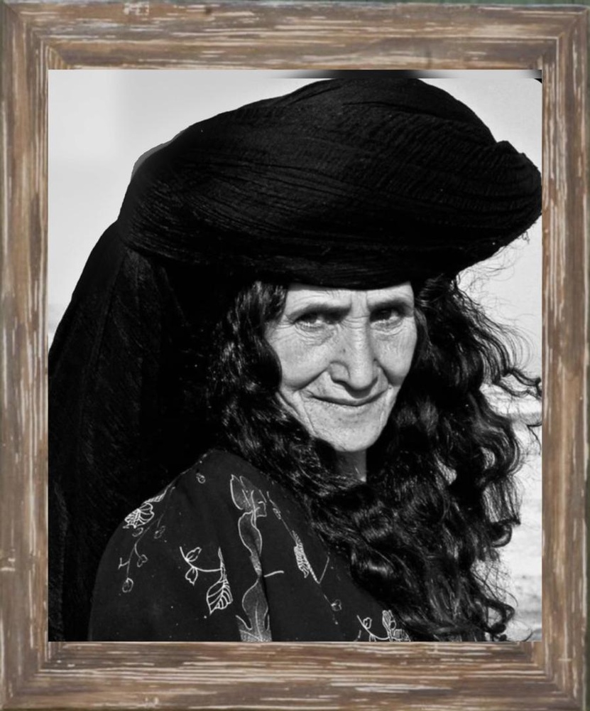 نگاهی به پوشاک محلی بانوان اسلام آبادغرب / شکوفه جعفری