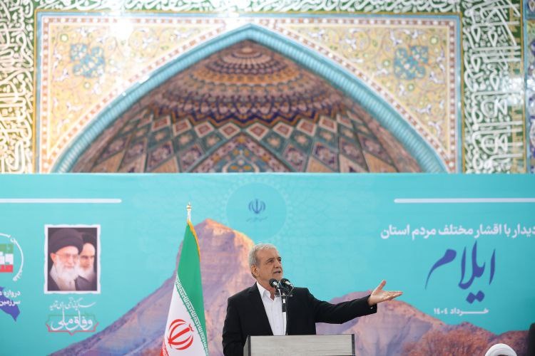 رئیس‌جمهور: ایلام هم در زیر زمین و هم در روی زمین و هم در آسمان، پُر از نعمت است