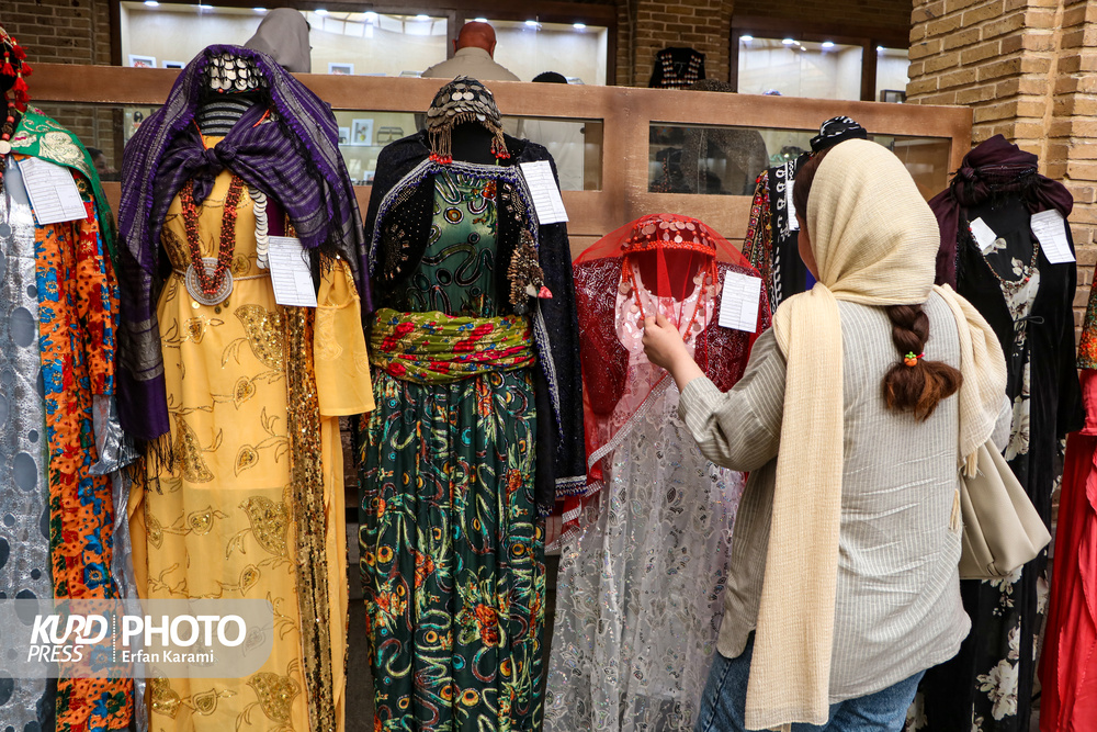 نمایشگاه مد و لباس کردی در سنندج / عکاس : عرفان کرمی