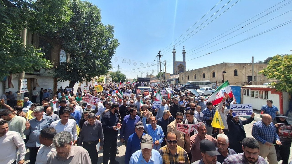 تظاهرات گسترده نمازگزاران کرمانشاهی در محکومیت جنایت رژیم صهیونیستی