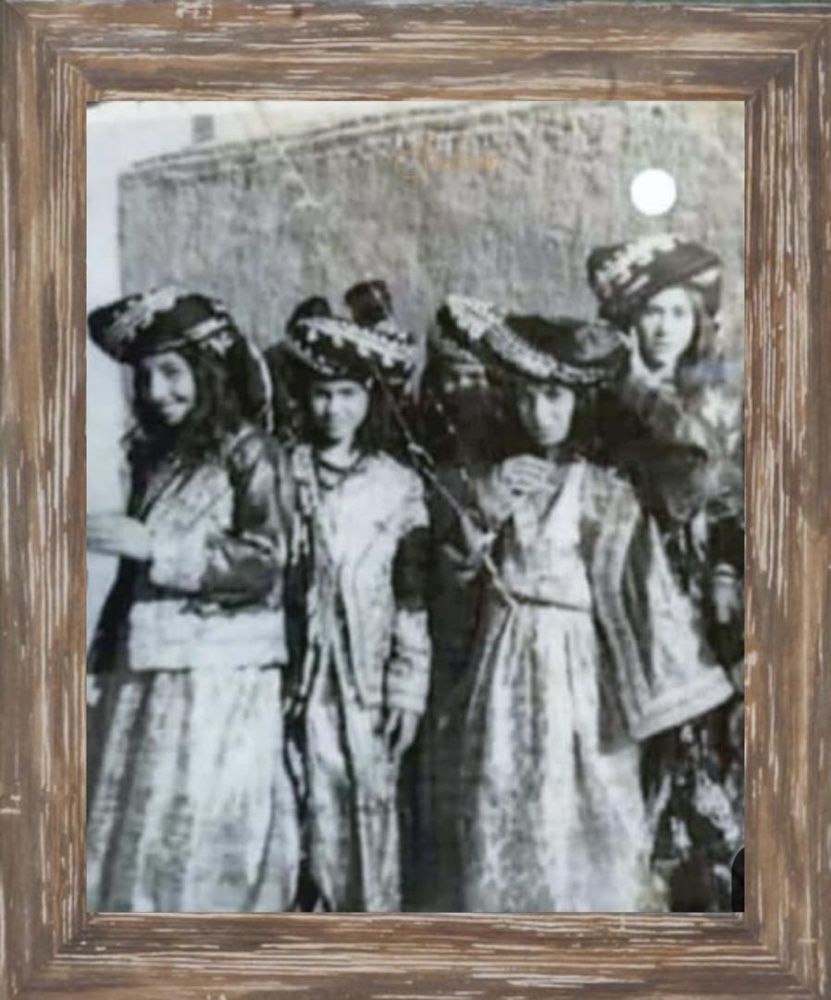 نگاهی به پوشاک محلی بانوان اسلام آبادغرب / شکوفه جعفری