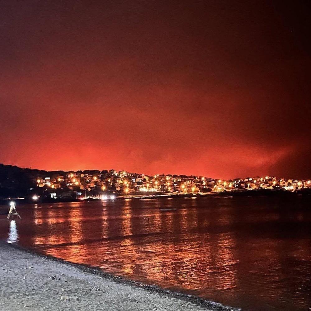 فاجعه آتش سوزی در ازمیر؛ ۱۰ محله تخلیه شد، دهها خانه سوخت