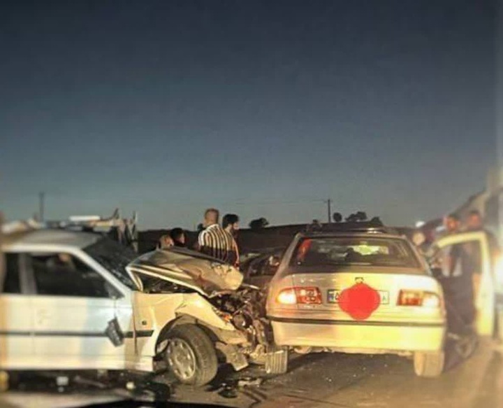 ۱۲ مصدوم در پی تصادف زنجیره‌ای در محور ایلام-میشخاص