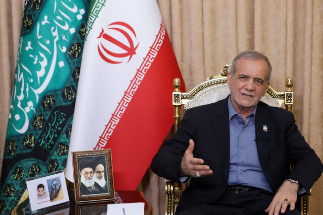 روی میز مذاکره بمب انداختند و دیپلماسی را نابود کردند/ اسرائیل تلاش کرد من را ترور کند