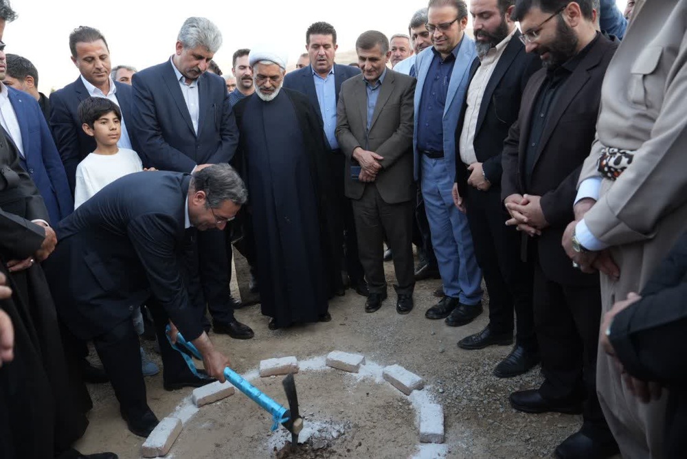 کلنگ زنی مجتمع گردشگری- تفریحی در پارک جنگلی استاد هژار مهاباد