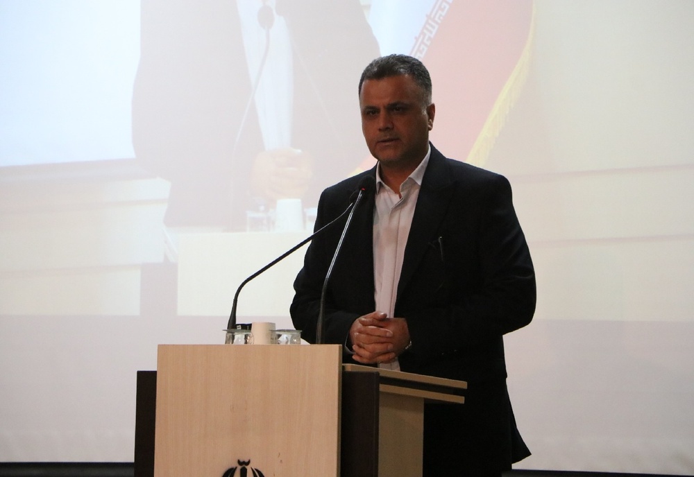 عبدالکریم حسینزاده درشورای اداری کردستان: توسعه پایدار و عادلانه، حق مردم مناطق محروم است