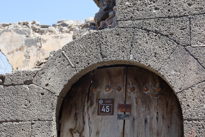 نمی توانند بیرونم کنند، تا آخر عمرم اینجا میمانم + فیلم و تصاویر