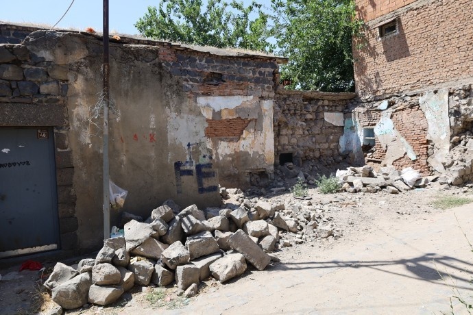 نمی توانند بیرونم کنند، تا آخر عمرم اینجا میمانم + فیلم و تصاویر