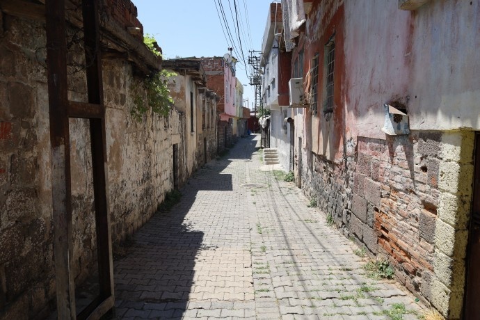 نمی توانند بیرونم کنند، تا آخر عمرم اینجا میمانم + فیلم و تصاویر