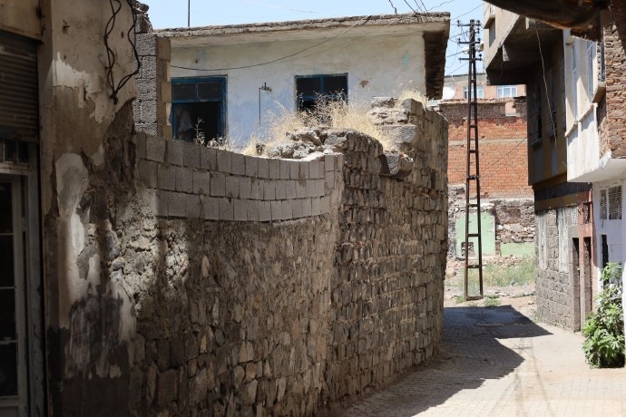 نمی توانند بیرونم کنند، تا آخر عمرم اینجا میمانم + فیلم و تصاویر