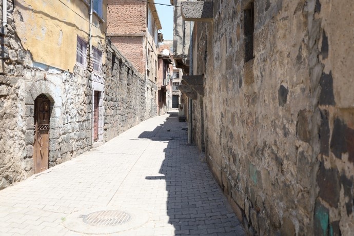 نمی توانند بیرونم کنند، تا آخر عمرم اینجا میمانم + فیلم و تصاویر