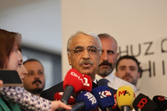 سنجر: اوجالان برای پیشبرد روند صلح به شرایط کاری و ارتباطی بهتری نیاز دارد