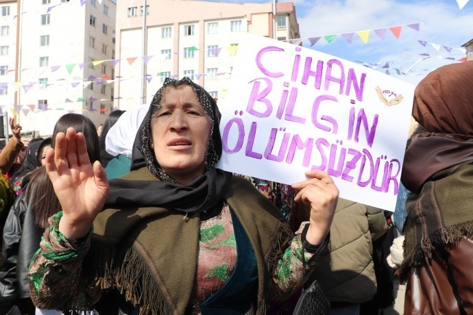 قدریه گِزیجی مادر دو عضو PKK: «سال‌هاست برای صلح و برابری می‌جنگیم؛ حالا نوبت حکومت است»