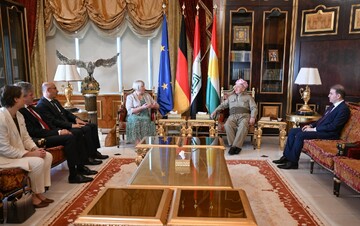 شتێک زیاتر لە چوارچێوەی دەستوورمان داوا نەکردووە و بە کەمتریش ڕازی نابین