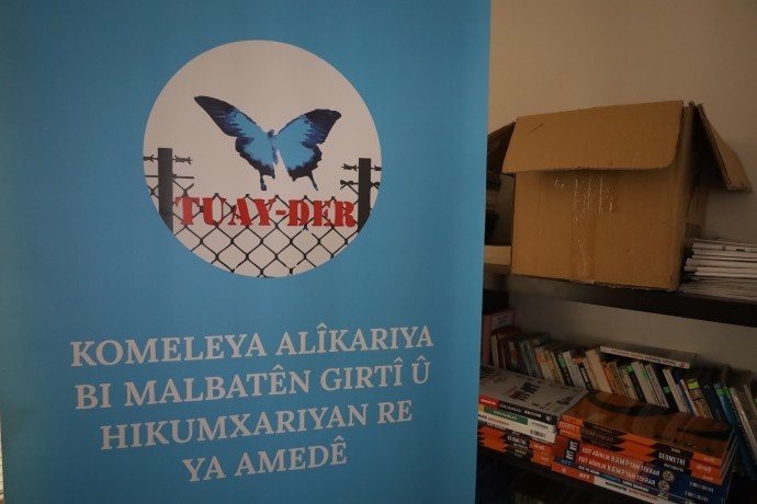 زندانیان سیاسی کُرد محکوم به مرگ تدریجی هستند؛ زنان زندانی حتی از پد بهداشتی محرومند