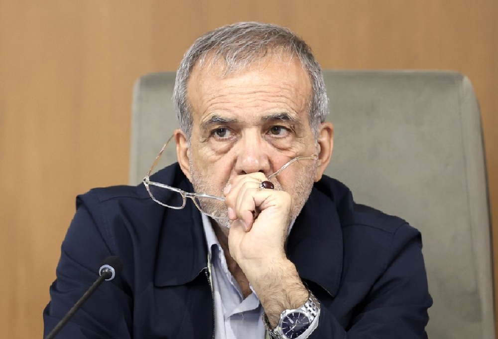 نیشِ سیاسی / محمد هادیفر 