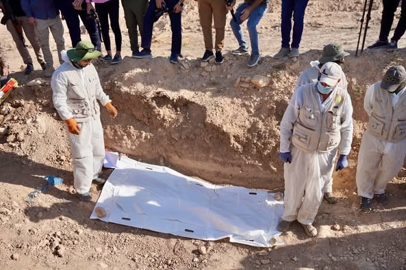 حفاری بزرگترین گور جمعی قربانیان داعش در نینوا آغاز شد