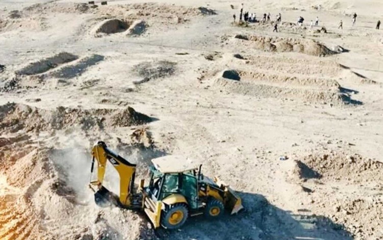 آغاز نبش گور جمعی در جنوب موصل؛ احتمال شناسایی هزاران قربانی داعش