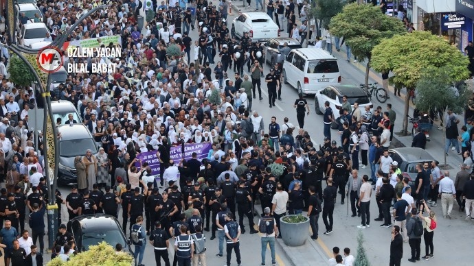 راهپیمایی هزاران نفر در وان، مرسین و آمد با درخواست آزادی اوجالان + فیلم