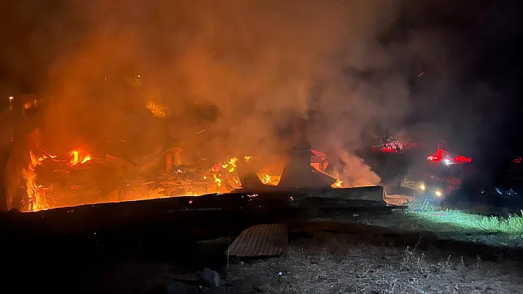 Deadly Explosion at a Café Near the Palace of Justice in Central Damascus