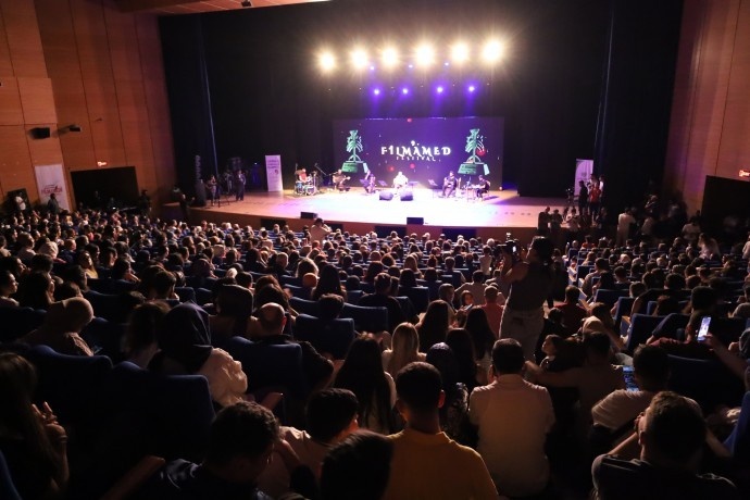 آغاز نهمین جشنواره فیلم مستند «فیلم آمد» با نمایش مستند «ژینوار» در دیاربکر+ فیلم و تصاویر