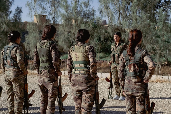 خودداری یگان‌های زنان کرد سوریه از خلع‌سلاح