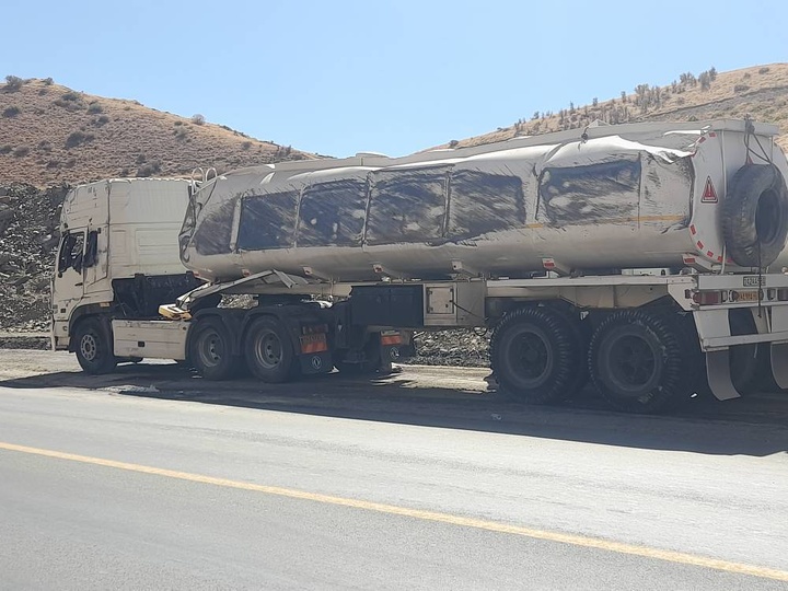 تانکر حامل ۳۳ هزار لیتر گازوئیل در محور مریوان ـ سنندج واژگون شد 