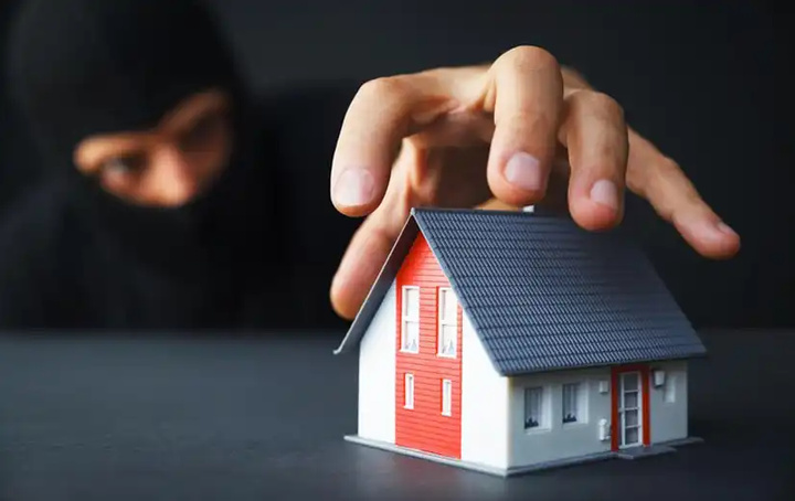 دستگیری کلاهبردار ۴۵۰ میلیارد تومانی در ایلام