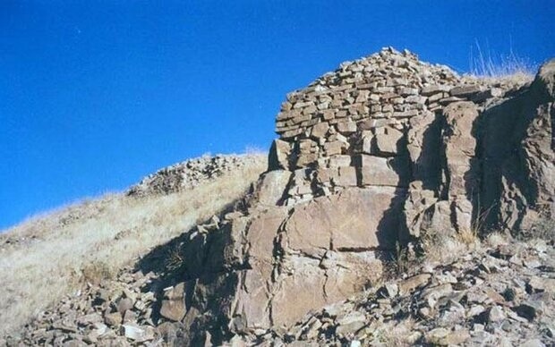 سەردانێک لە شکۆمەندی خان حەسەن خان ئەردەڵان و چاوپێکەوتنی قەڵاکەی/ موعتەسەم حسەینی