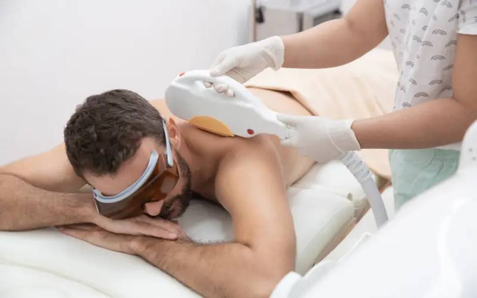 همه آنچه در مورد لیزر مو باید بدانید!