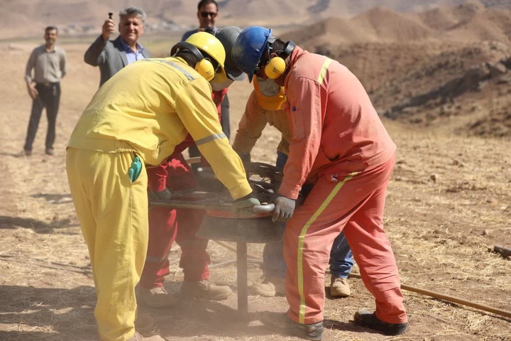 آغاز پروژه لرزه‌نگاری اکتشاف نفت و گاز در چرداول / تاکید استاندار بررعایت مسائل زیست محیطی