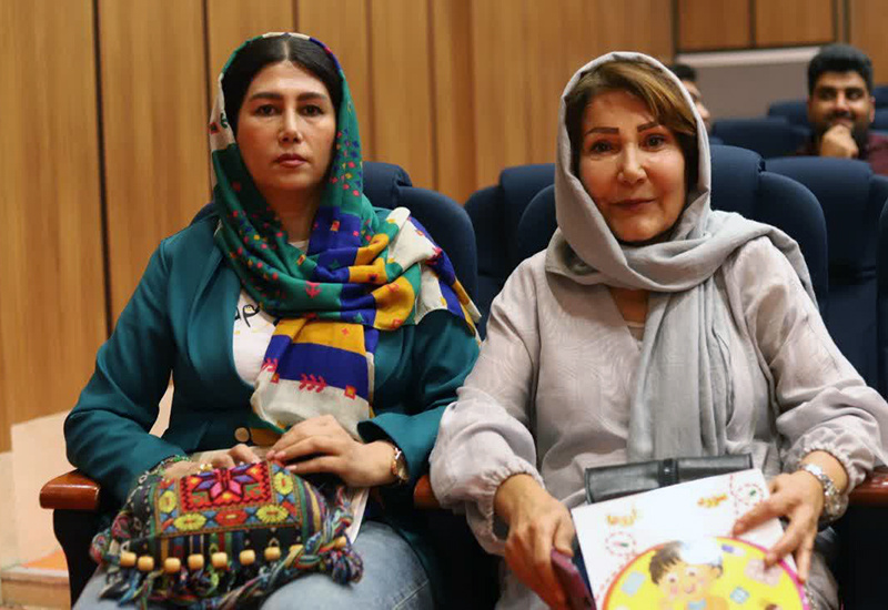 کتاب کودک «سورنا و مصرف داروها» در سنندج رونمایی شد