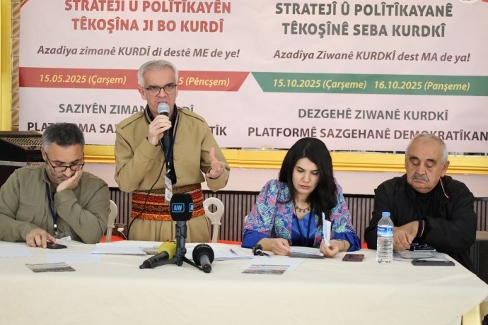 آغاز کارگاه سیاست‌های مبارزه برای زبان کُردی در وان؛ زبان کُردی خط قرمز ماست + فیلم