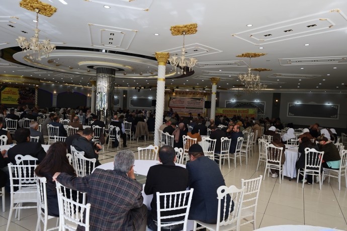 آغاز کارگاه سیاستهای مبارزه برای زبان کُردی در وان؛ زبان کُردی خط قرمز ماست + فیلم