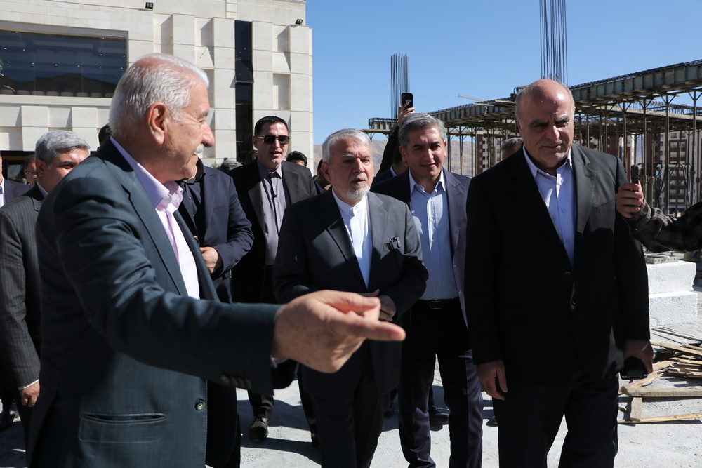 بازدید وزیر میراث فرهنگی از جاذبههای تاریخی سنندج