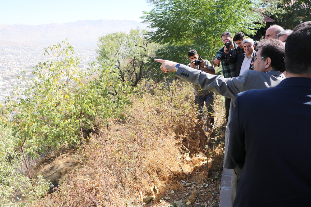 بازدید وزیر میراث فرهنگی از جاذبههای تاریخی سنندج