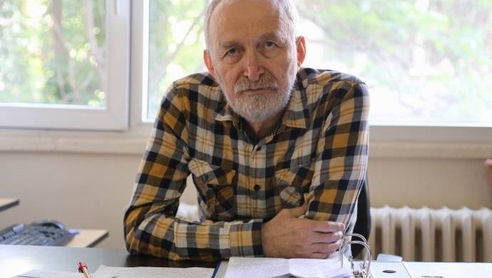 انتظار می رود حسین آیکول روزنامه نگار رسانه های کُردی امروز به هوش بیاید