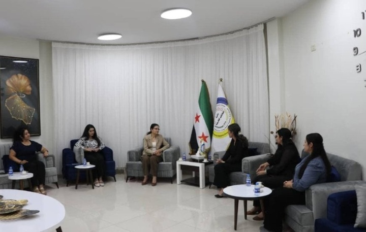 دیدار دفتر زنان آوارگان سره‌کانی با الهام احمد درباره بازگشت امن آوارگان