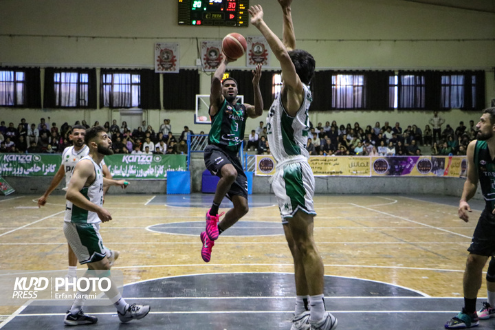سوپر لیگ بسکتبال کشور ، پاس کردستان -طبیعت تهران/ عکاس : عرفان کرمی