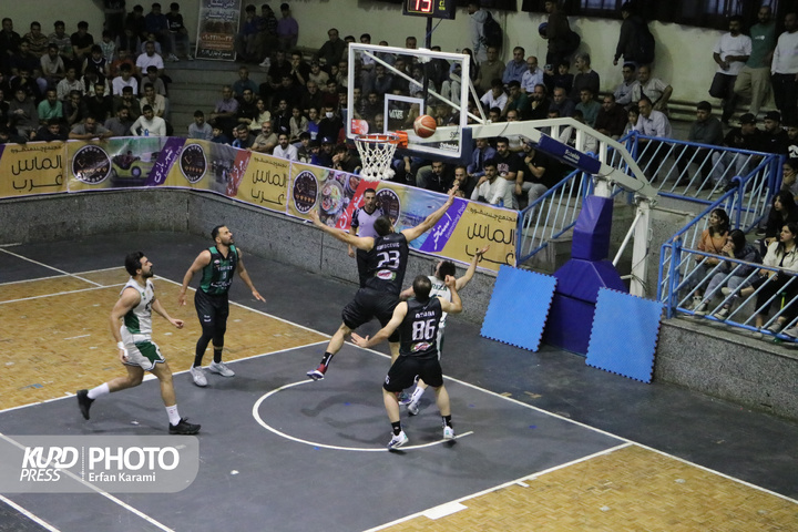 سوپر لیگ بسکتبال کشور ، پاس کردستان -طبیعت تهران/ عکاس : عرفان کرمی