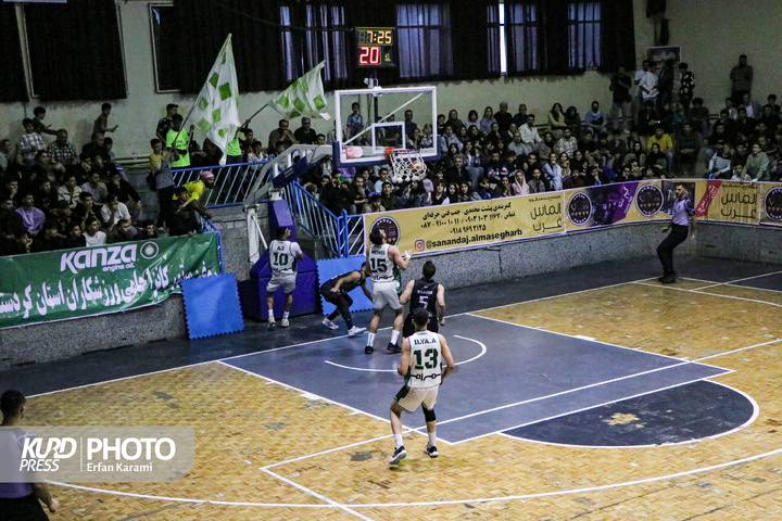 سوپر لیگ بسکتبال کشور ، پاس کردستان -طبیعت تهران/ عکاس : عرفان کرمی