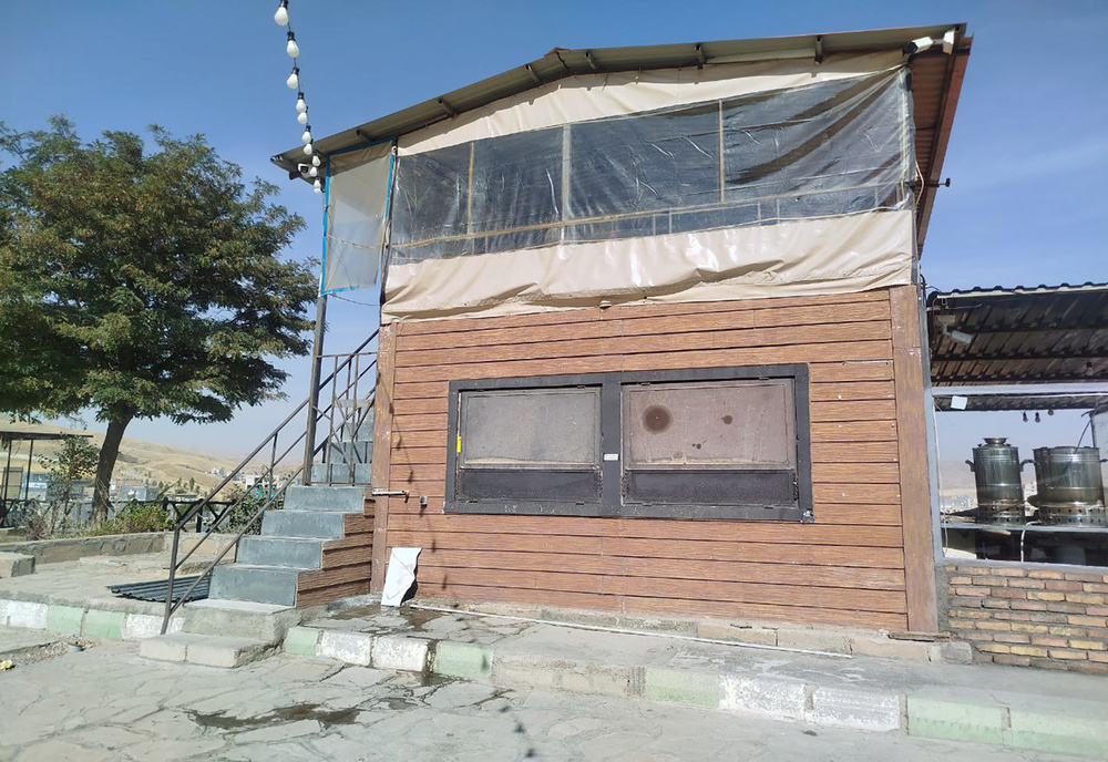 دکه های میدان گاز سنندج به دلیل نداشتن زیرساخت های بهداشتی پلمب شدند