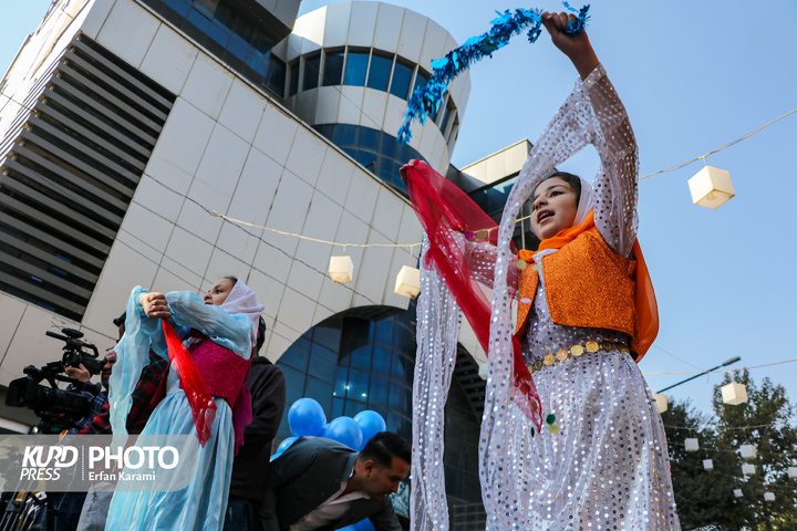 افتتاحیه هجدهمین دوره تئاتر خیابانی مریوان / عکاس : عرفان کرمی