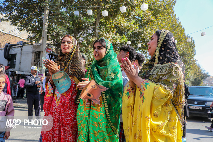 افتتاحیه هجدهمین دوره تئاتر خیابانی مریوان / عکاس : عرفان کرمی